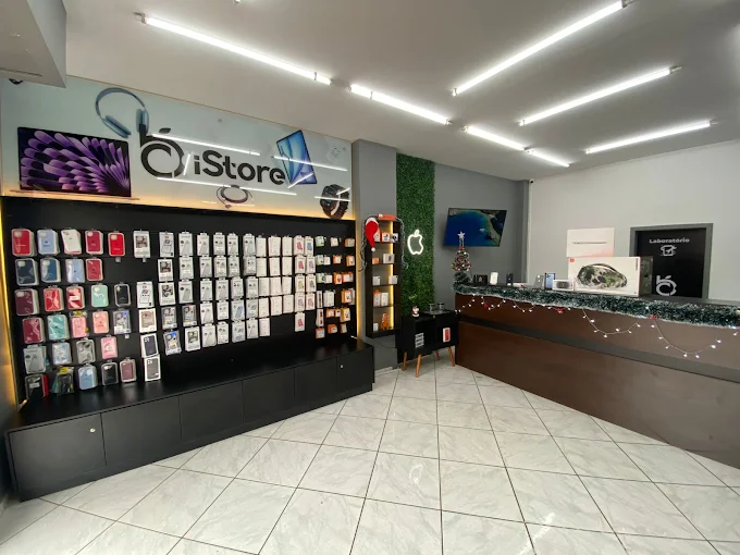 Interior da loja BC iStore